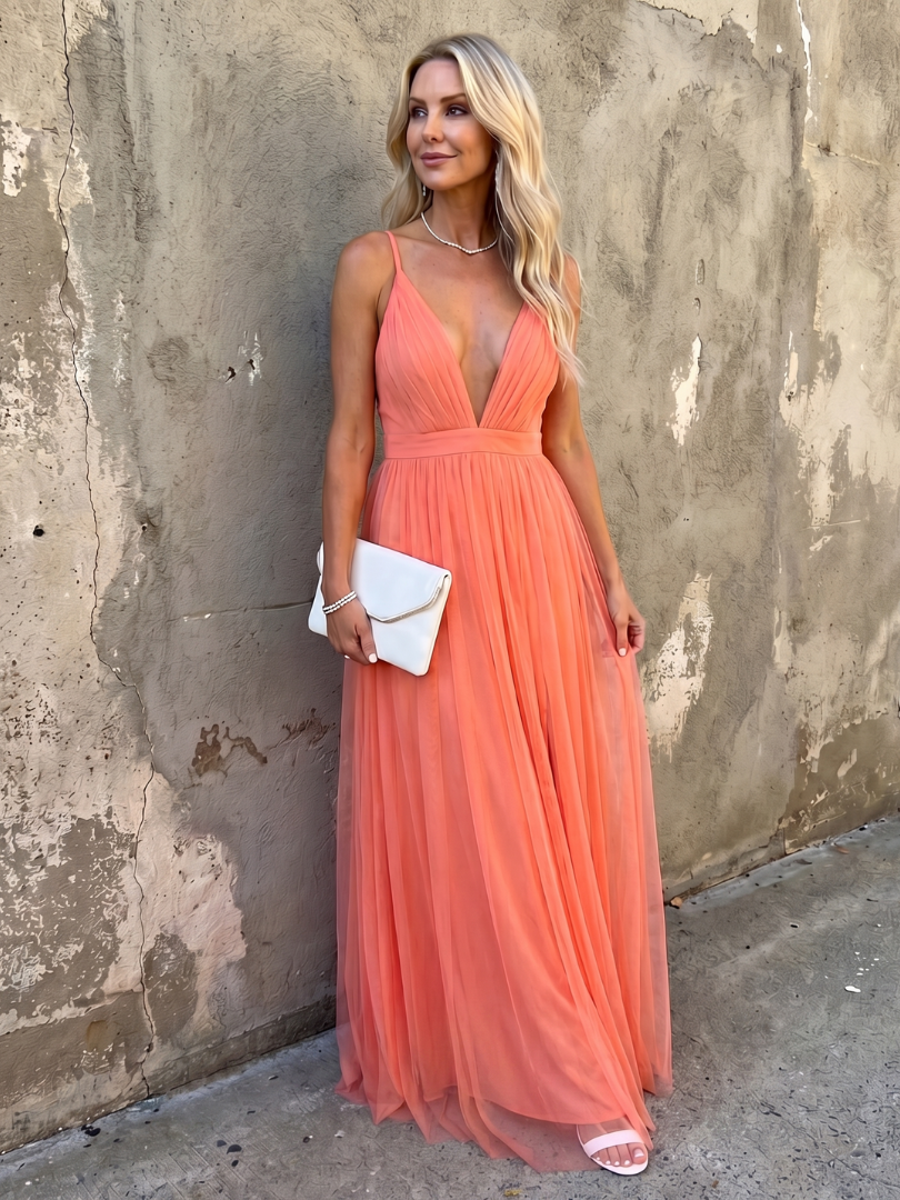 Tia | Vestido Maxi Plisado con Escote en V Profundo
