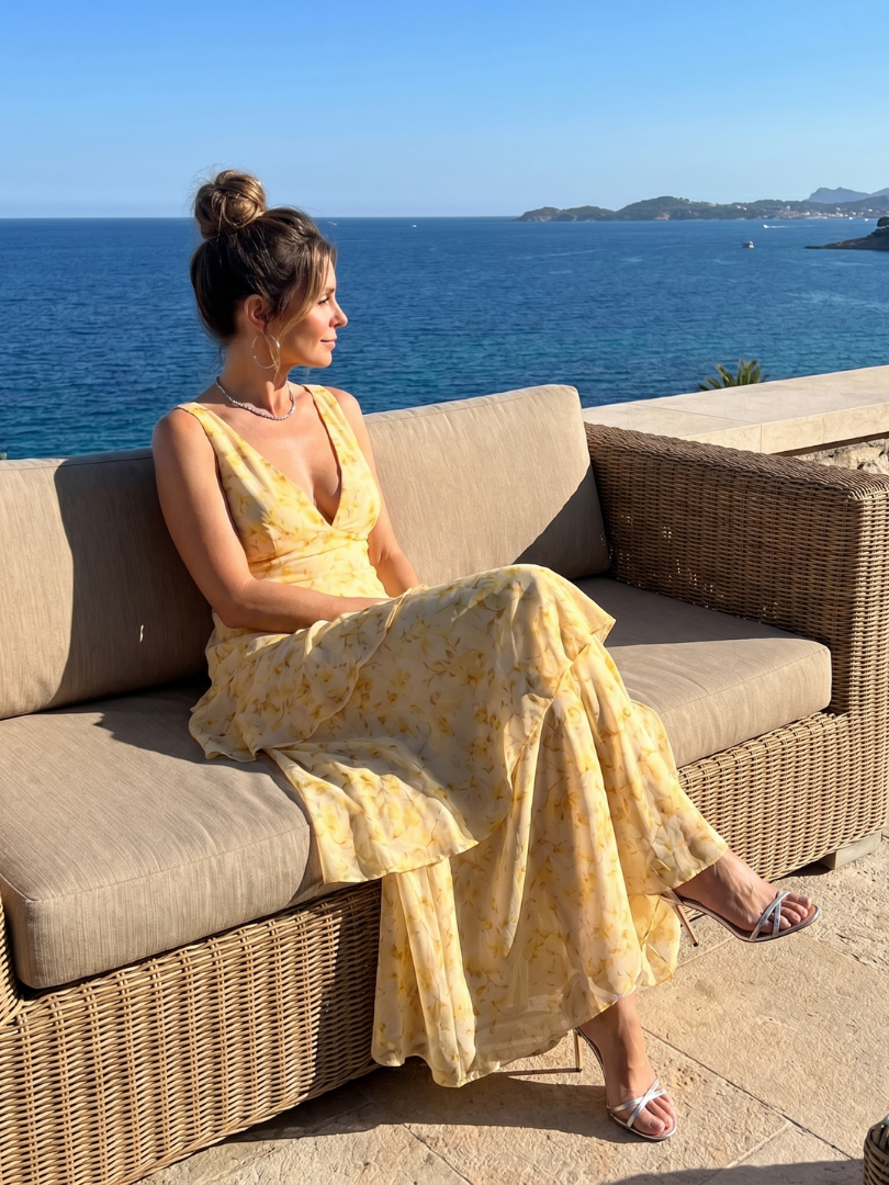 Gala | Vestido Midi sin Mangas con Escote en V y Estampado Artístico