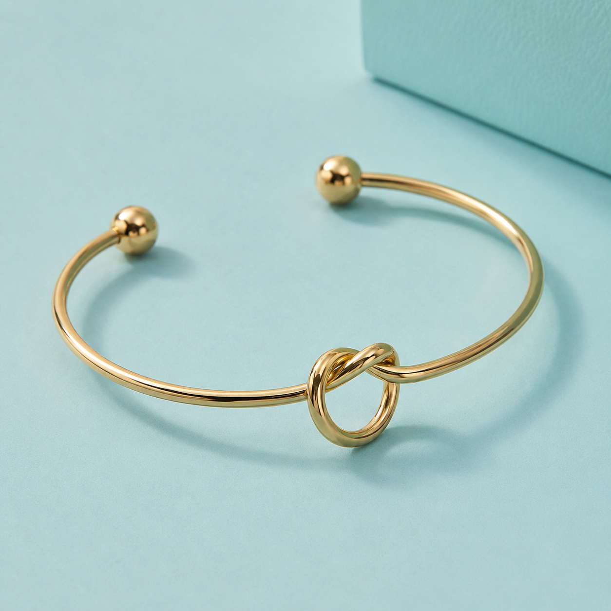Azahara | Brazalete Trenzado de Acero Dorado