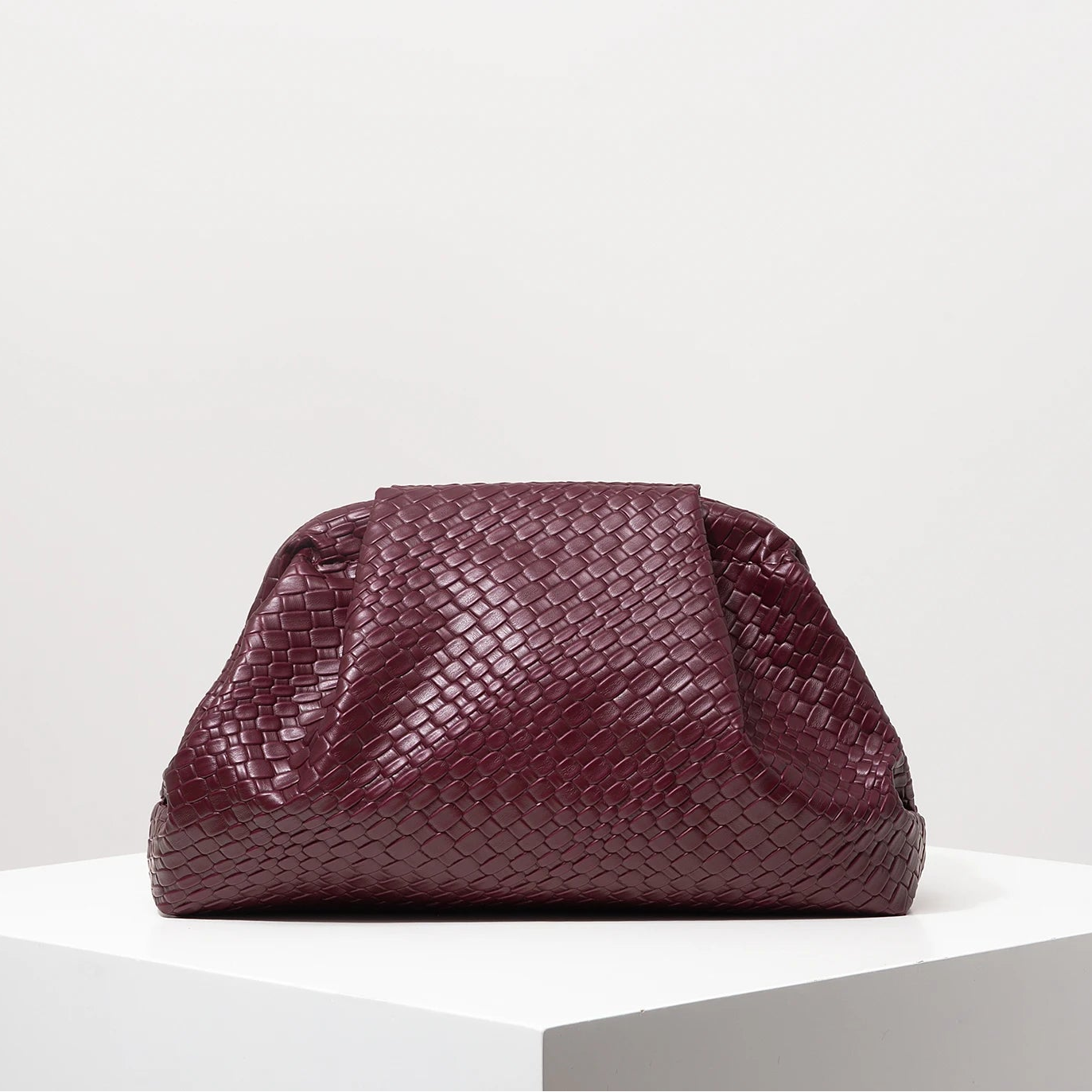 Isidora | Bolso Burdeos de Elegancia Atemporal