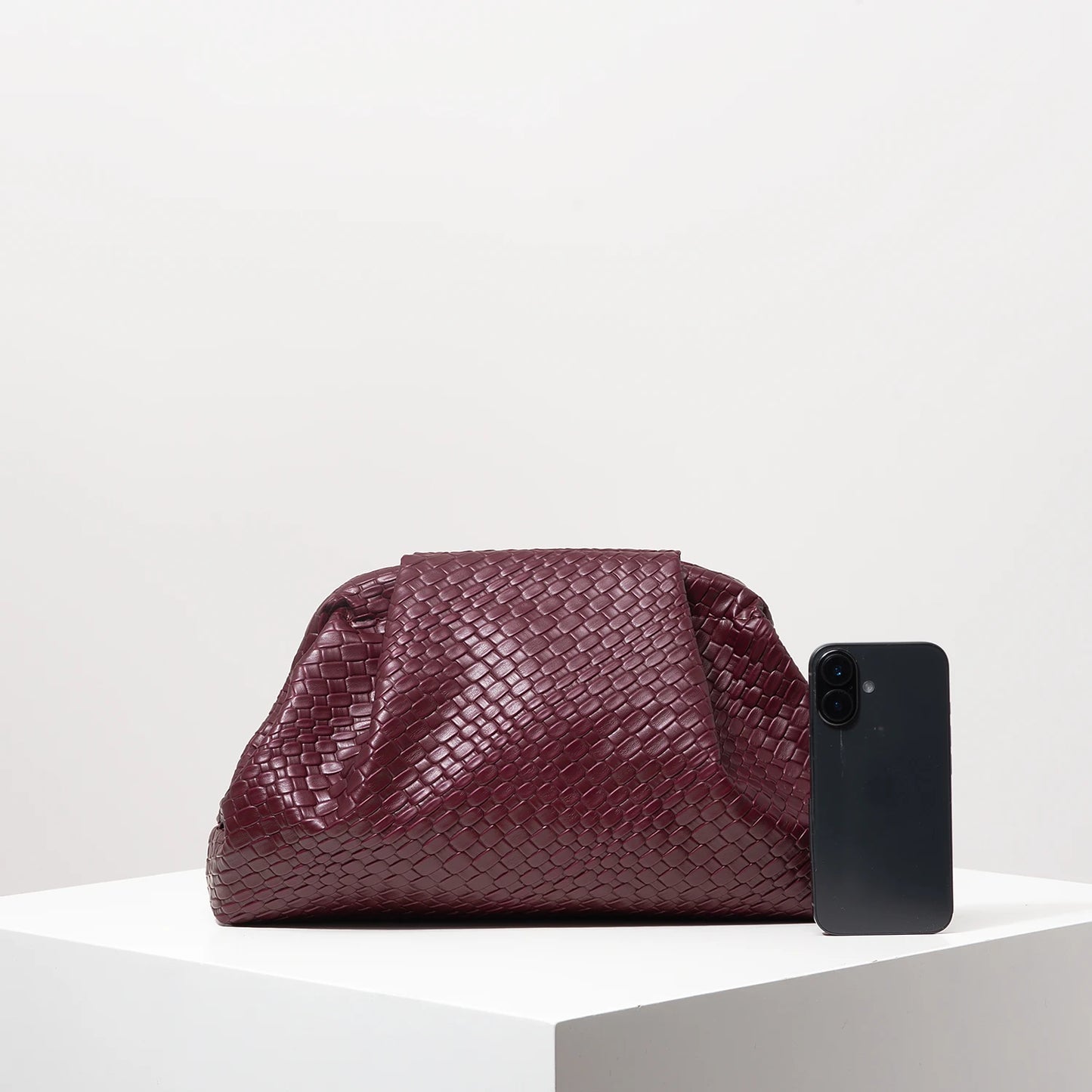 Isidora | Bolso Burdeos de Elegancia Atemporal